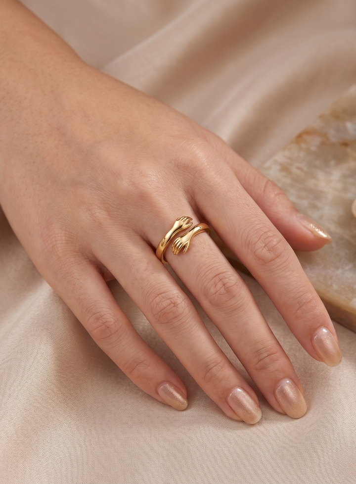 Hug Ring