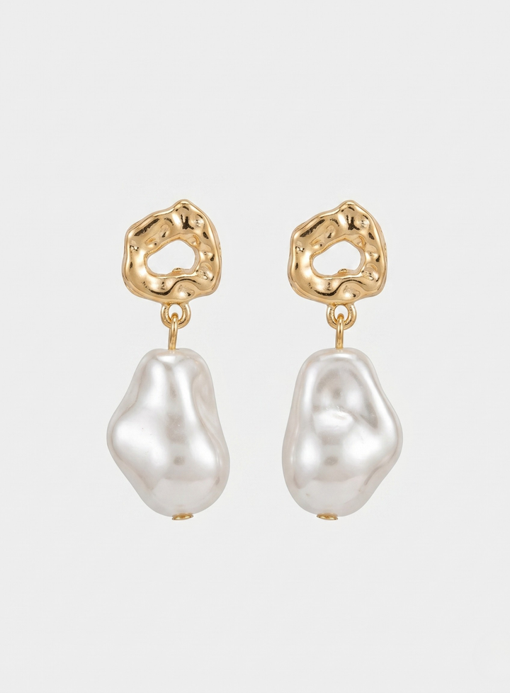 Pearl Sculpture Earrings