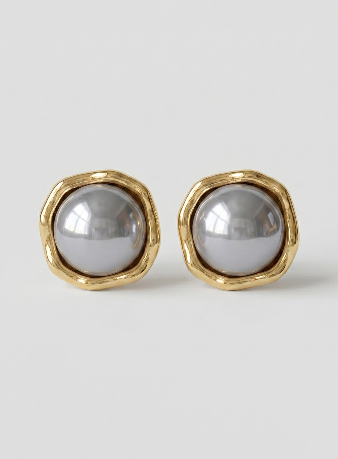 Golden Frame Pearl Earrings