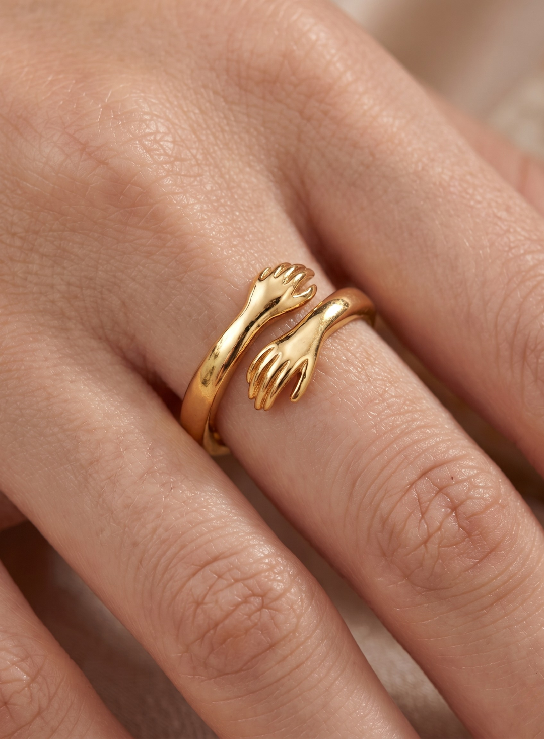 Hug Ring